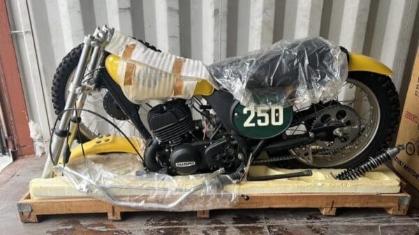 Suzuki TM250 dirt bike auction